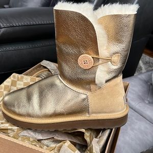 Worn size 10 Ugg boots great condition.